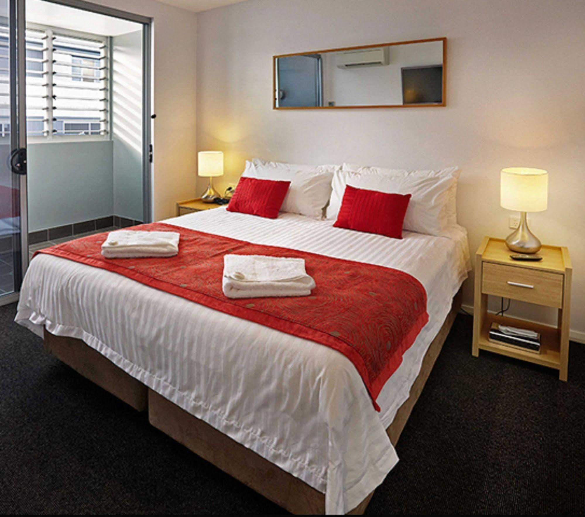 Crown On Darby Newcastle Aparthotel Eksteriør bilde